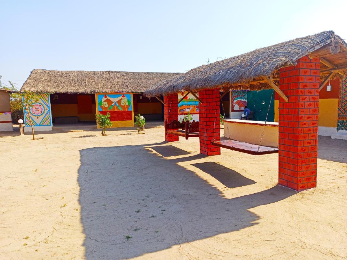 Kutir Craft Village Resort Bherandiāla Kültér fotó