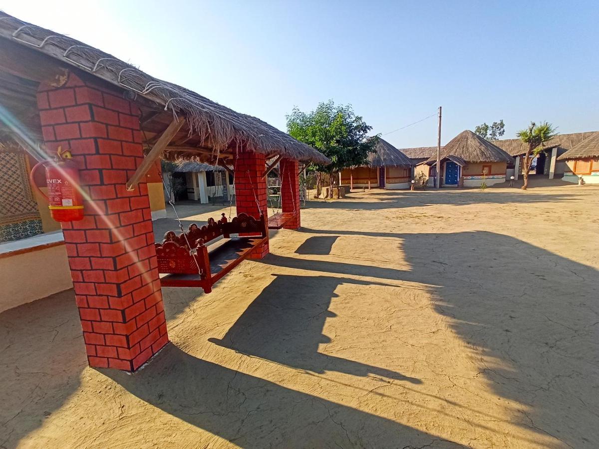 Kutir Craft Village Resort Bherandiāla Kültér fotó