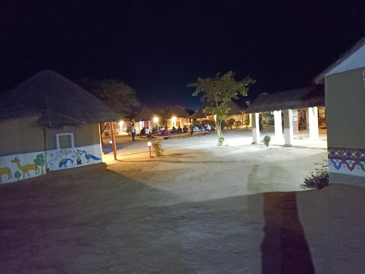 Kutir Craft Village Resort Bherandiāla Kültér fotó