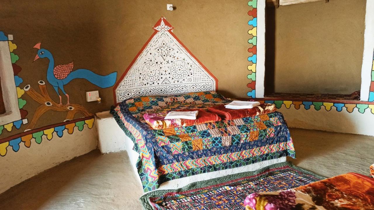 Kutir Craft Village Resort Bherandiāla Kültér fotó