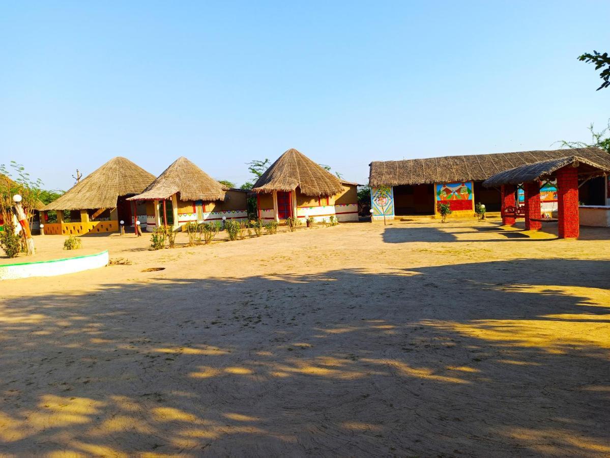 Kutir Craft Village Resort Bherandiāla Kültér fotó