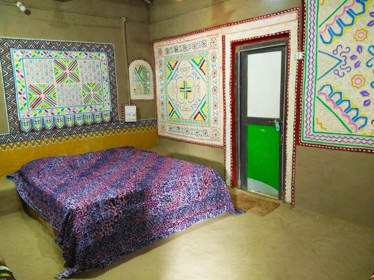 Kutir Craft Village Resort Bherandiāla Kültér fotó
