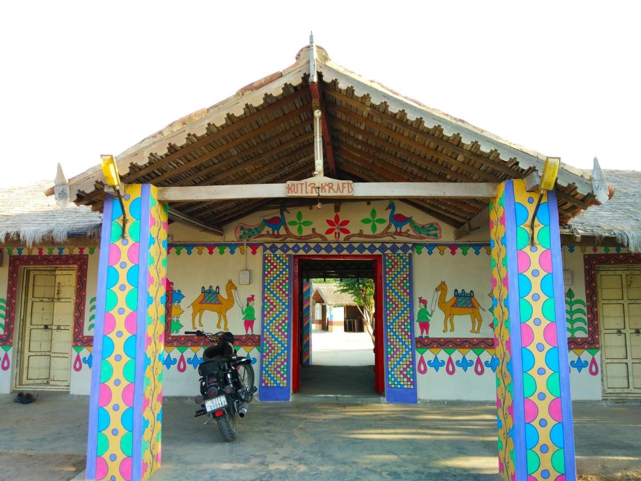 Kutir Craft Village Resort Bherandiāla Kültér fotó