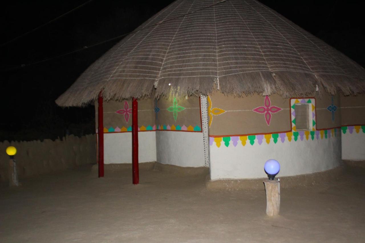 Kutir Craft Village Resort Bherandiāla Kültér fotó