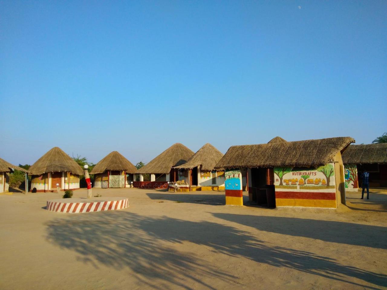 Kutir Craft Village Resort Bherandiāla Kültér fotó